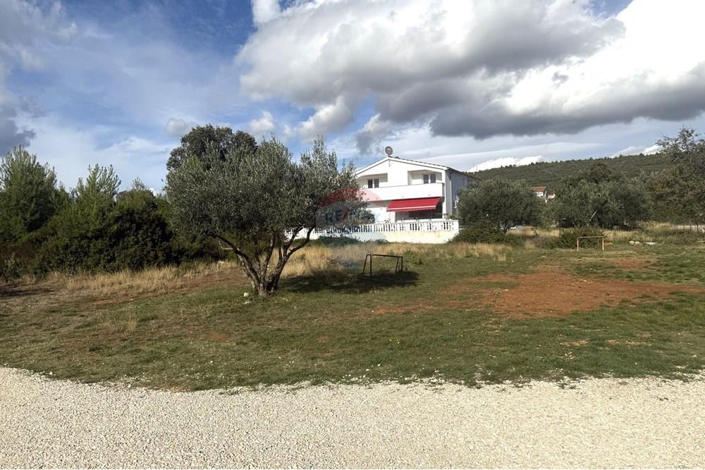 Zemljišče Sukošan, 476m2