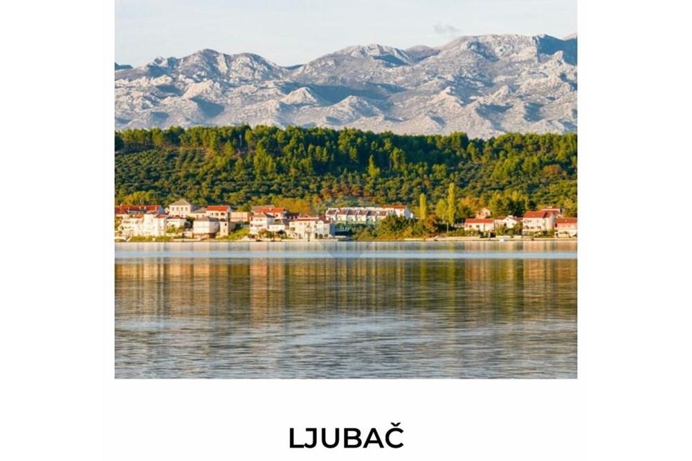 Zemljišče Ljubač, Ražanac, 1.059m2