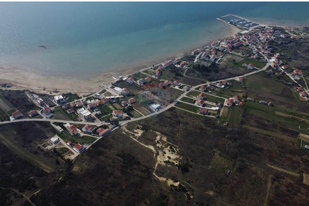 Zemljišče Ljubač, Ražanac, 1.059m2