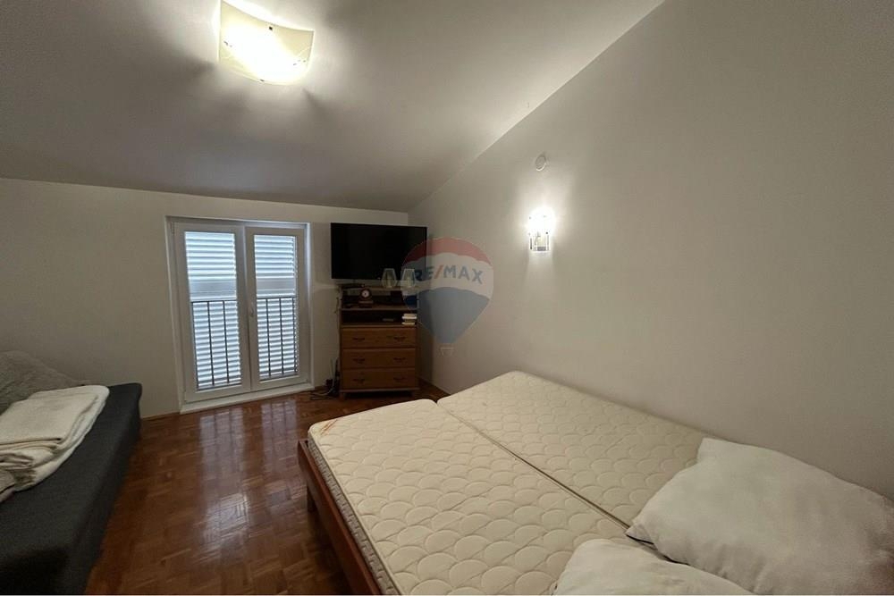 Hiša Novalja, 107m2