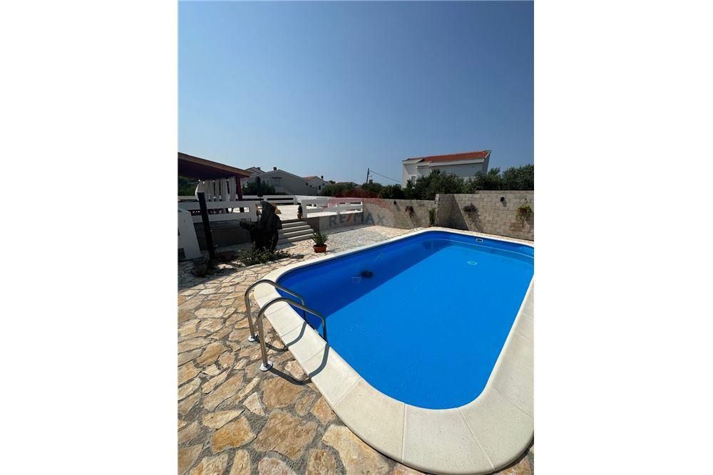 Hiša Košljun, Pag, 347m2