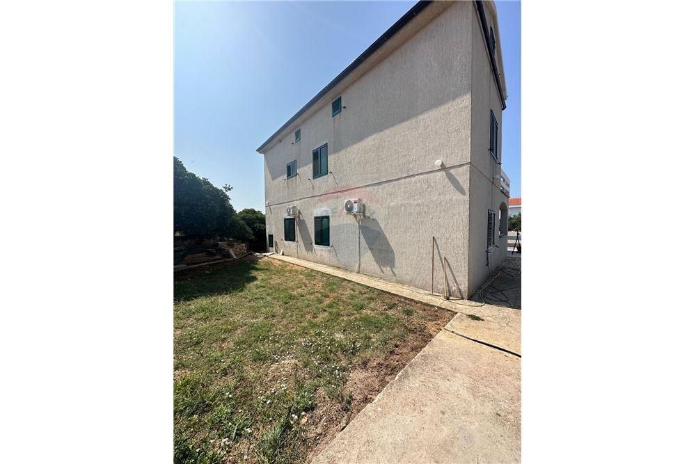 Hiša Košljun, Pag, 347m2