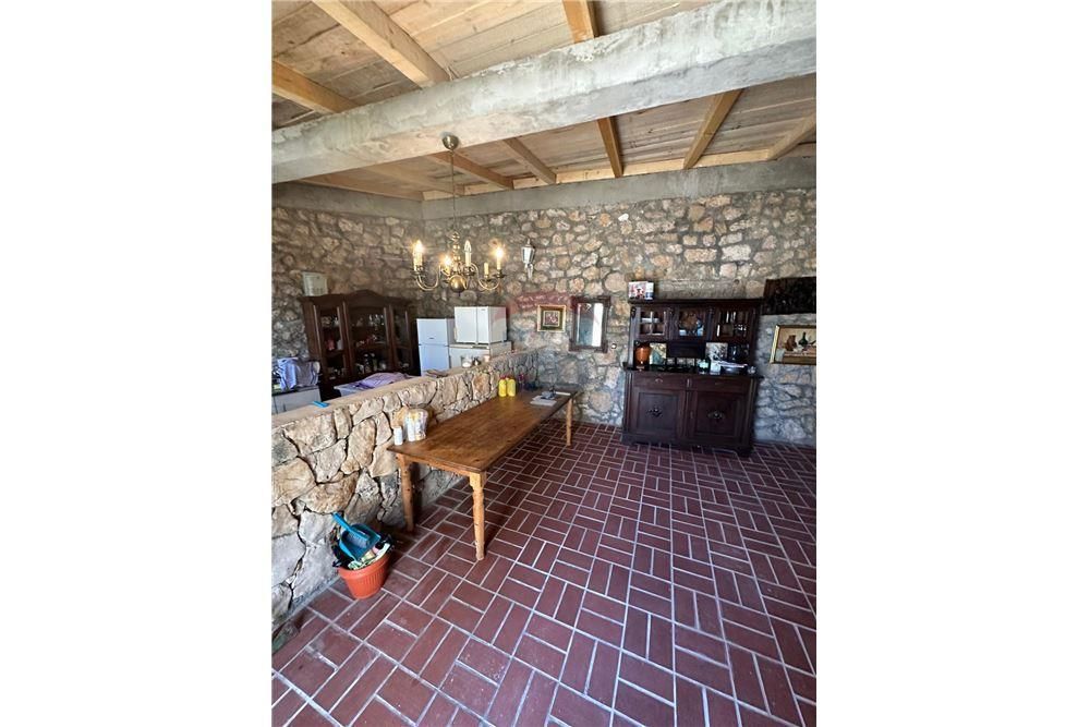 Hiša Košljun, Pag, 347m2