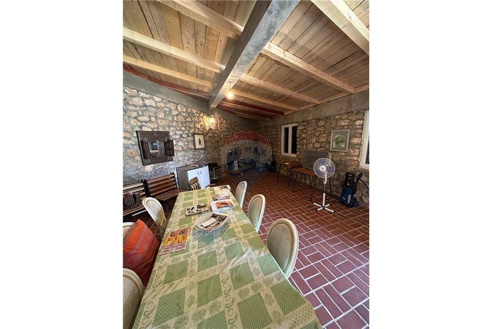 Hiša Košljun, Pag, 347m2