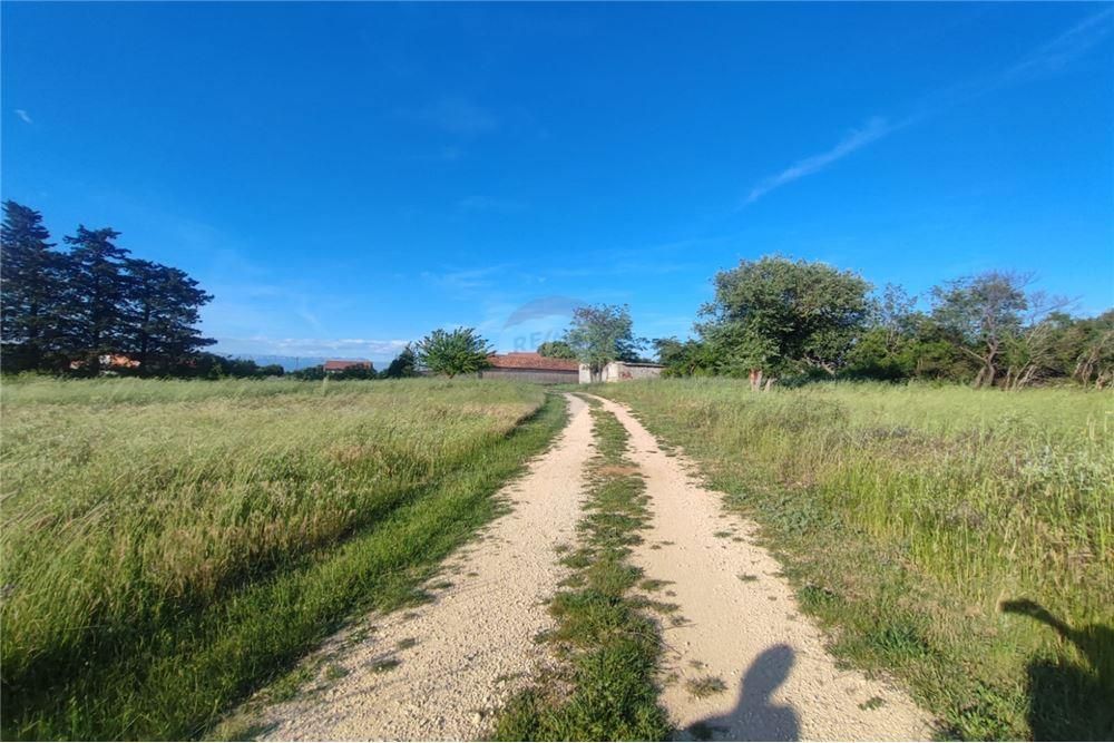 Zemljišče Zemunik Donji, 2.000m2