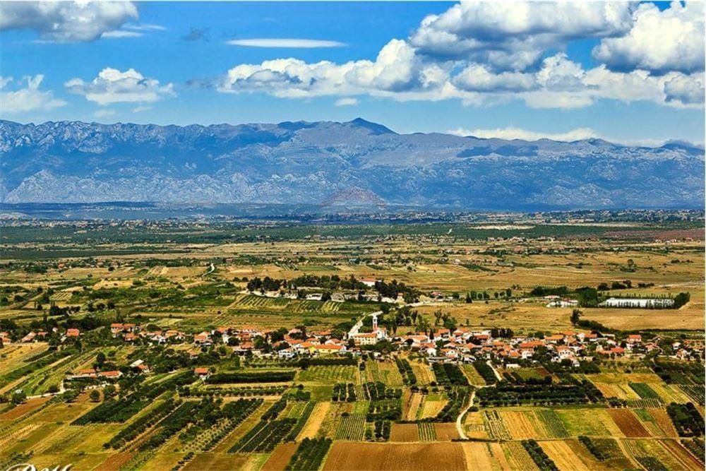 Zemljišče Zemunik Donji, 2.000m2