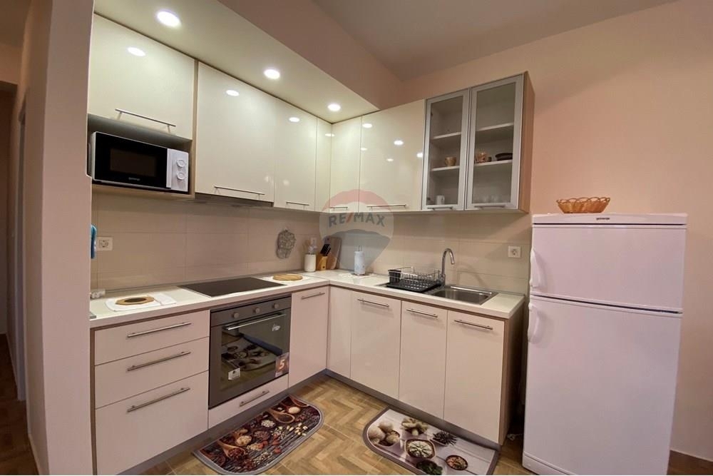 LJUBAČKI STANOVI - HIŠA Z DVEMA APARTMAJEMA 170 m OD MORJA