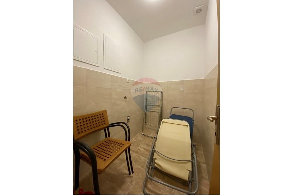 LJUBAČKI STANOVI - HIŠA Z DVEMA APARTMAJEMA 170 m OD MORJA