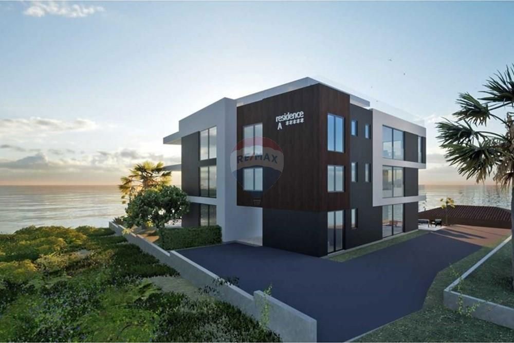 PRIVLAKA, 1. VRSTA DO MORJA - PRITLIČNI APARTMA Z VRTOM