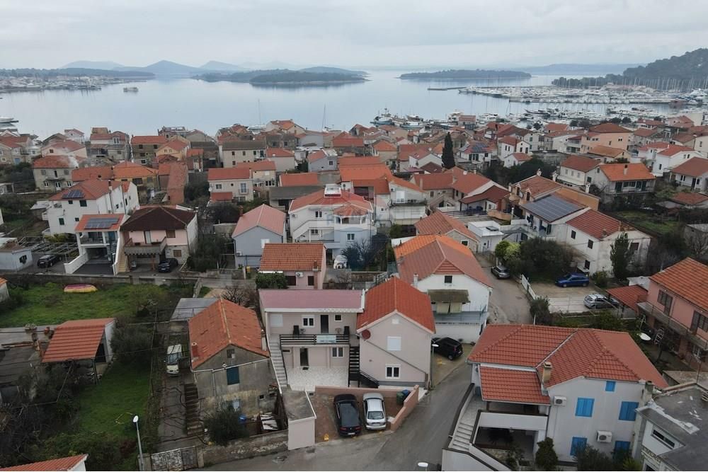 Hiša Murter, 180m2