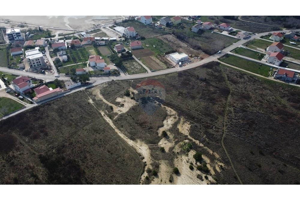 Zemljišče Ljubač, Ražanac, 1.039m2