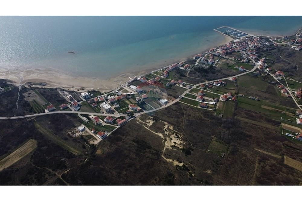 Zemljišče Ljubač, Ražanac, 1.039m2