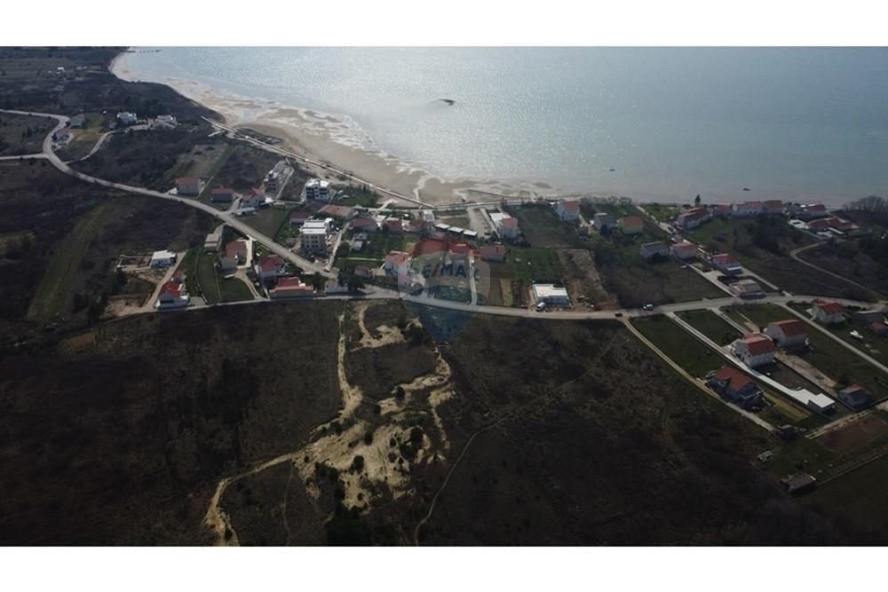 Zemljišče Ljubač, Ražanac, 1.039m2