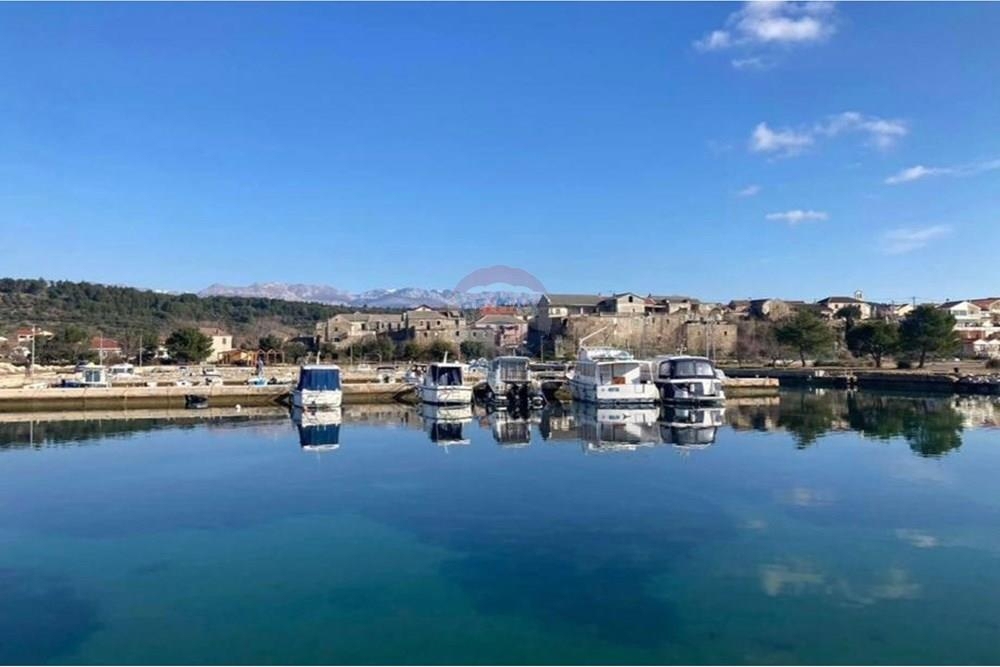 Zemljišče Ljubač, Ražanac, 1.039m2