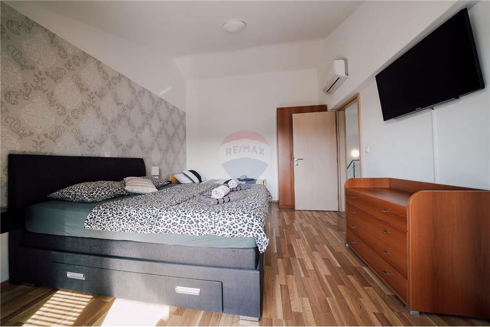 Hiša Sutomišćica, Preko, 235m2