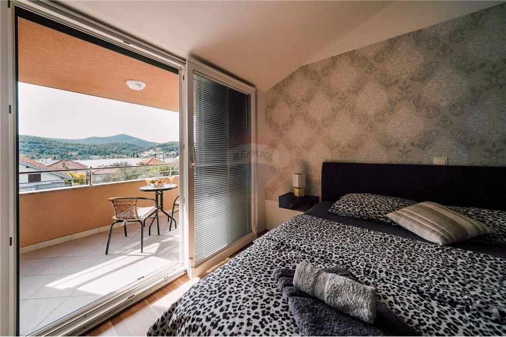 Hiša Sutomišćica, Preko, 235m2