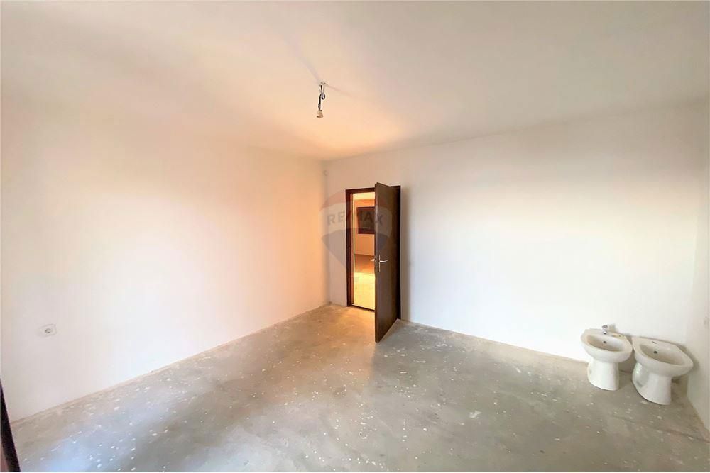 Hiša Maslenica, Jasenice, 263m2
