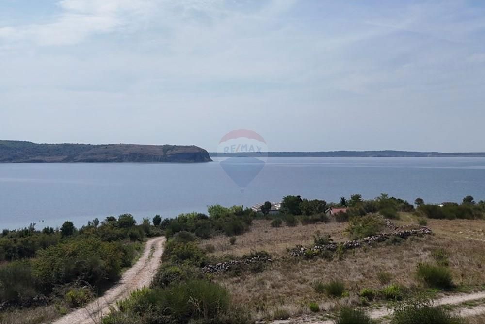 Zemljišče Rtina, Ražanac, 496m2