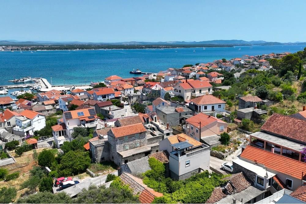 Hiša Tkon, 254m2