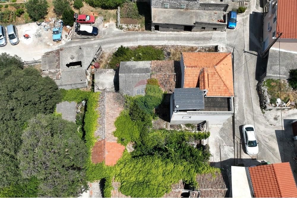 Hiša Tkon, 254m2