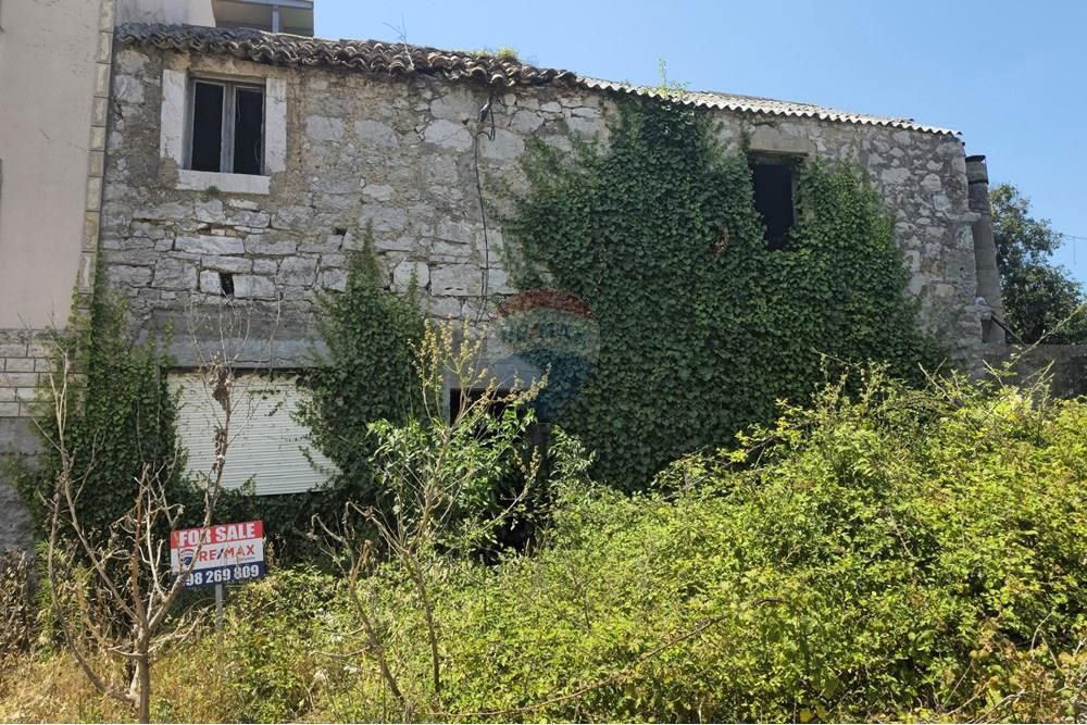 Hiša Tkon, 254m2