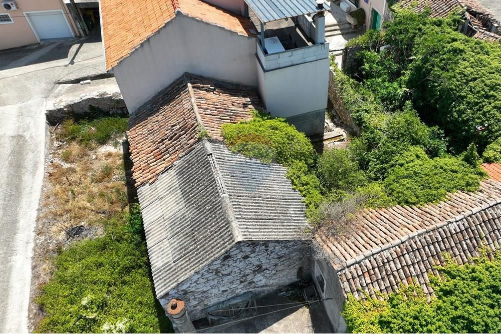 Hiša Tkon, 254m2