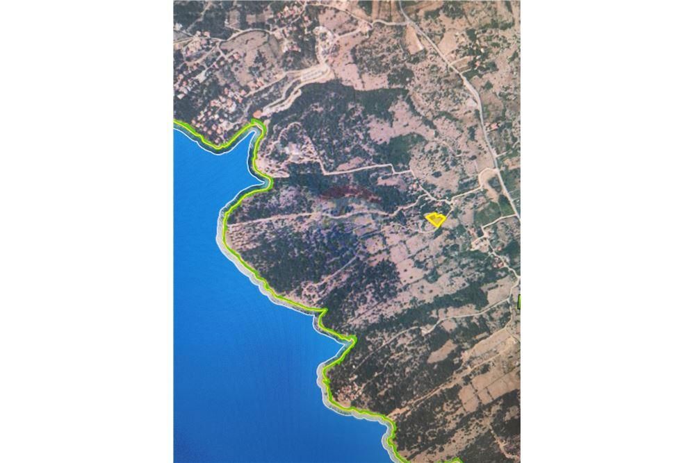 Zemljišče Novalja, 650m2
