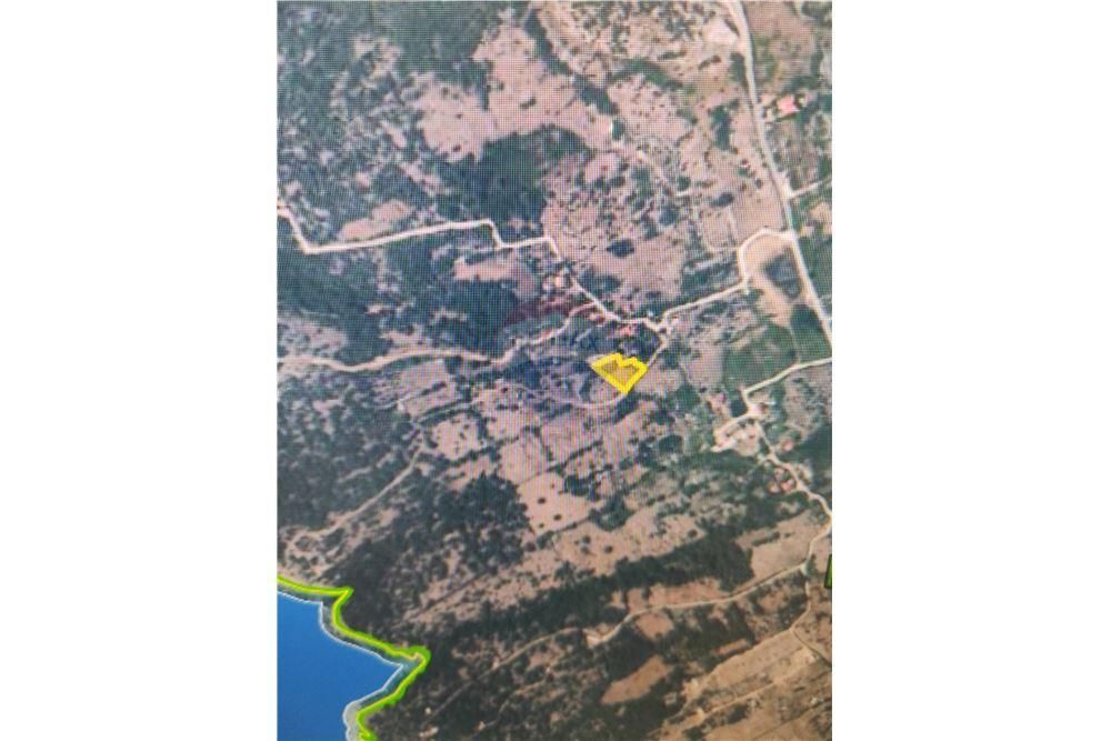 Zemljišče Novalja, 650m2