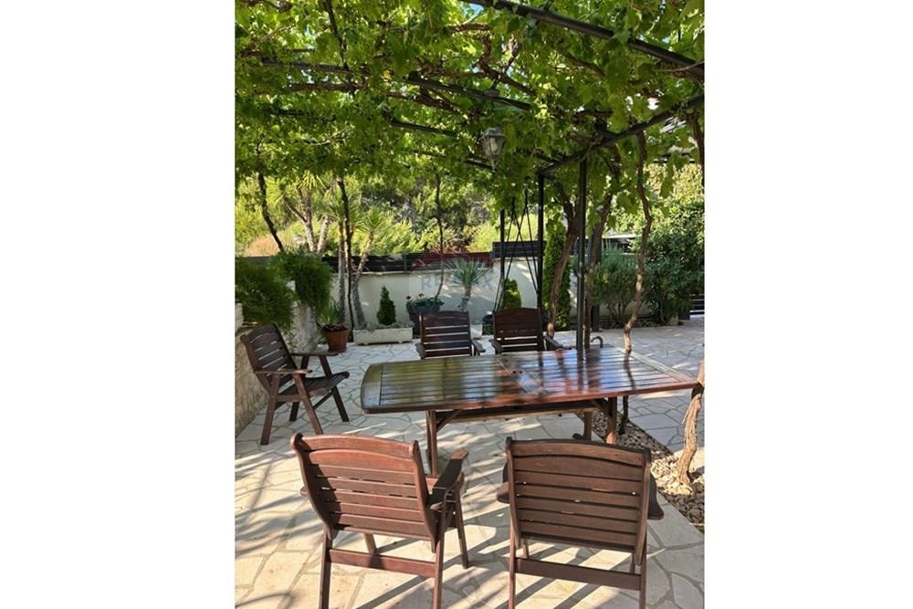 Hiša Zaton, Nin, 380m2