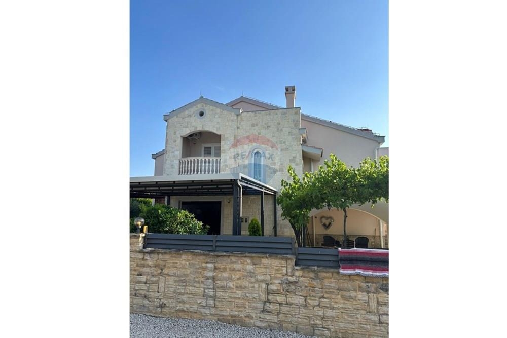 Hiša Zaton, Nin, 380m2