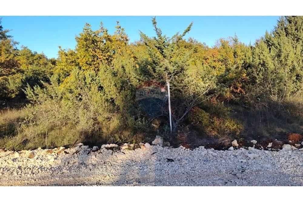 Zemljišče Murvica, Poličnik, 1.068m2