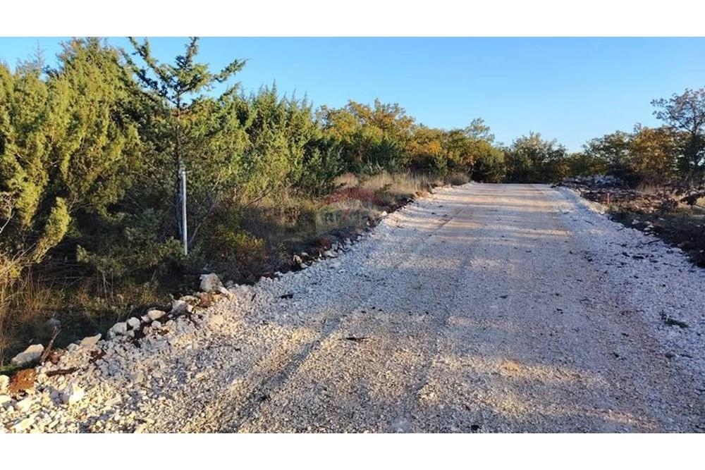 Zemljišče Murvica, Poličnik, 1.068m2