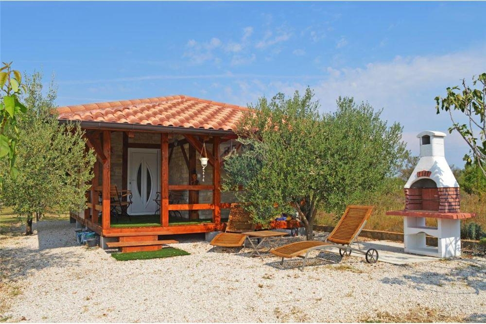 Hiša Podlug, Benkovac, 700m2