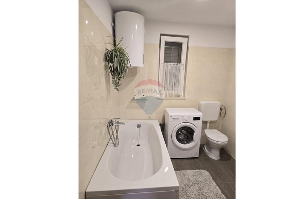 Hiša Podlug, Benkovac, 700m2