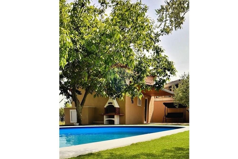 Hiša Podlug, Benkovac, 700m2