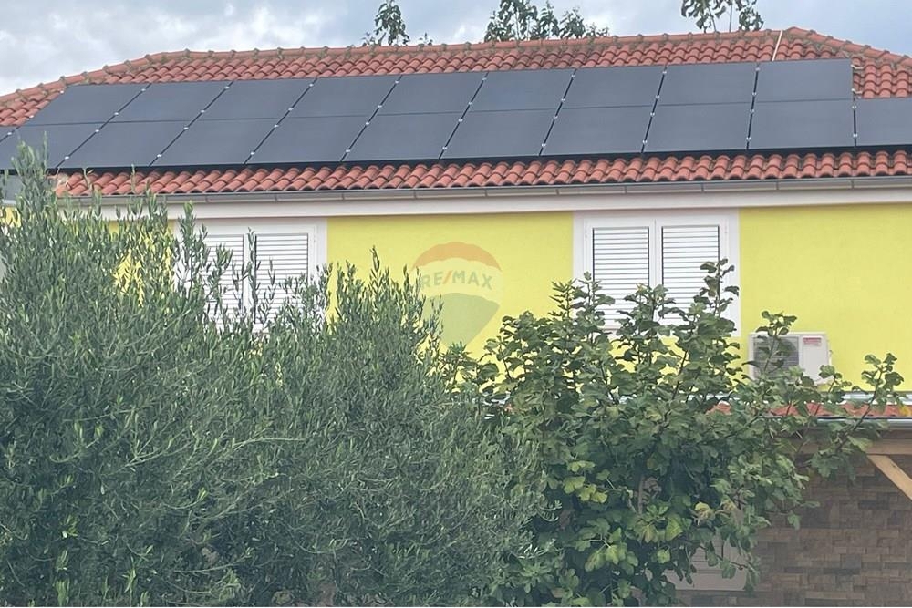 Hiša Podlug, Benkovac, 700m2