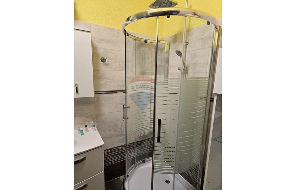 Hiša Podlug, Benkovac, 700m2