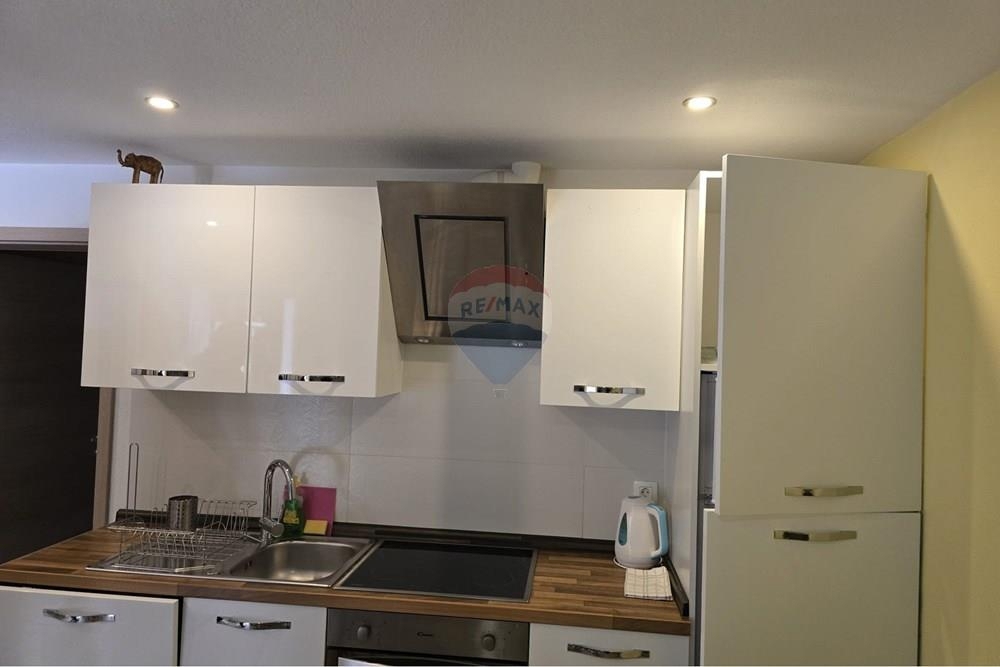 Hiša Podlug, Benkovac, 700m2