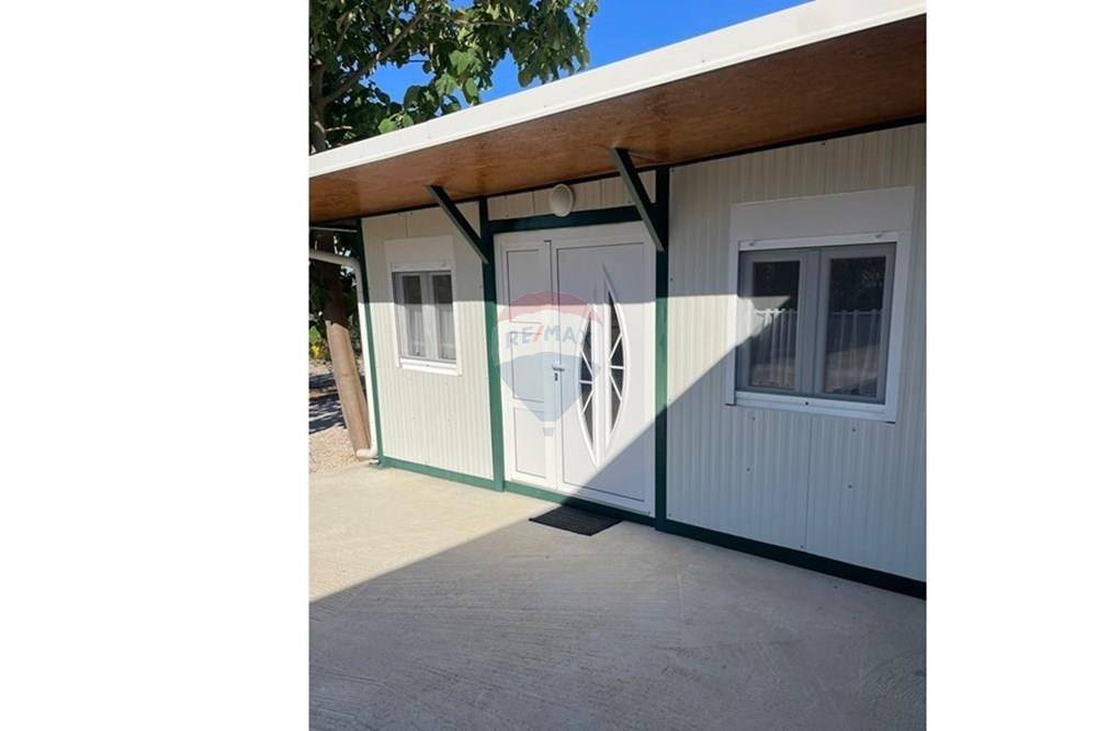 Hiša Podlug, Benkovac, 700m2