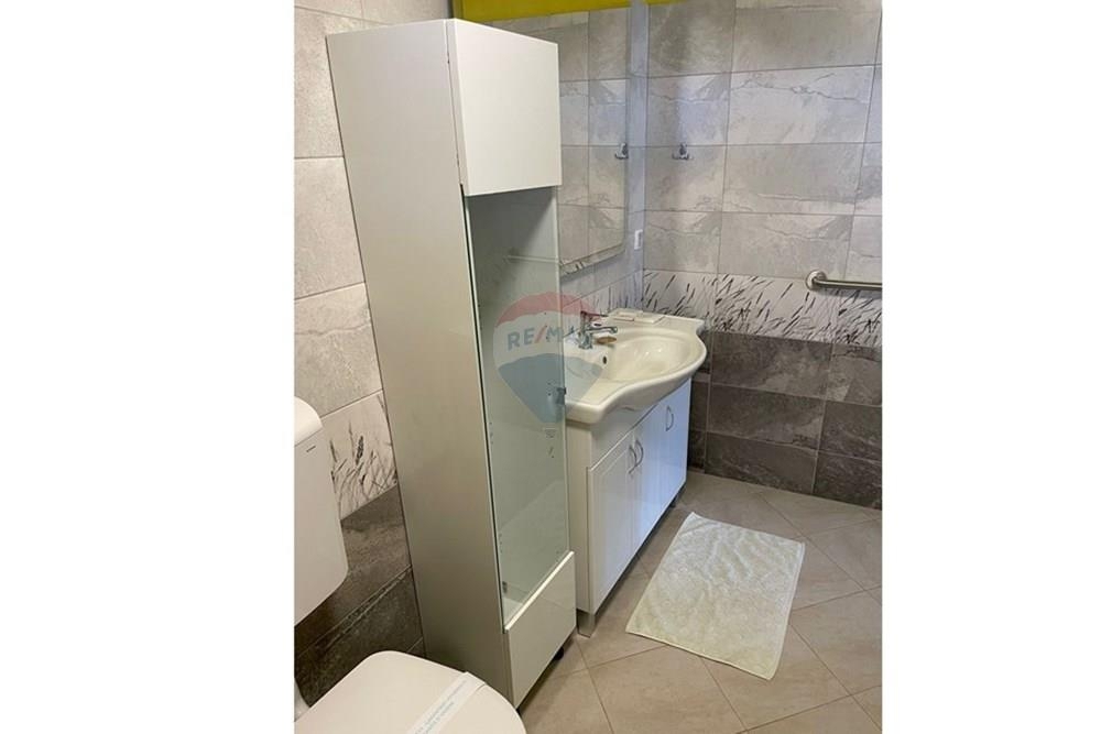 Hiša Podlug, Benkovac, 700m2