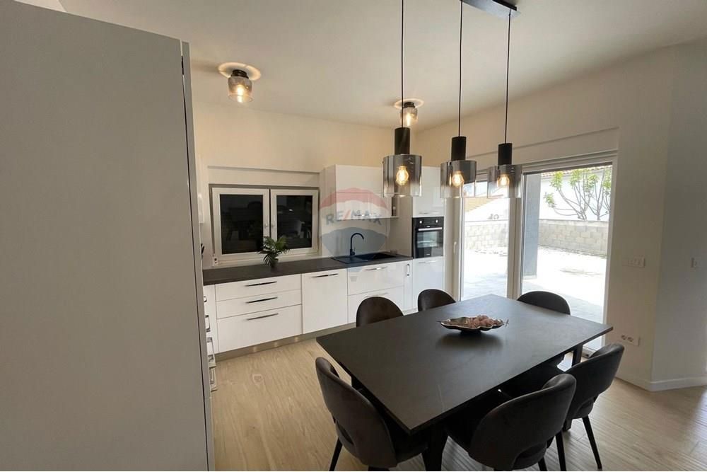 Apartma Vinjerac, Posedarje, 116m2