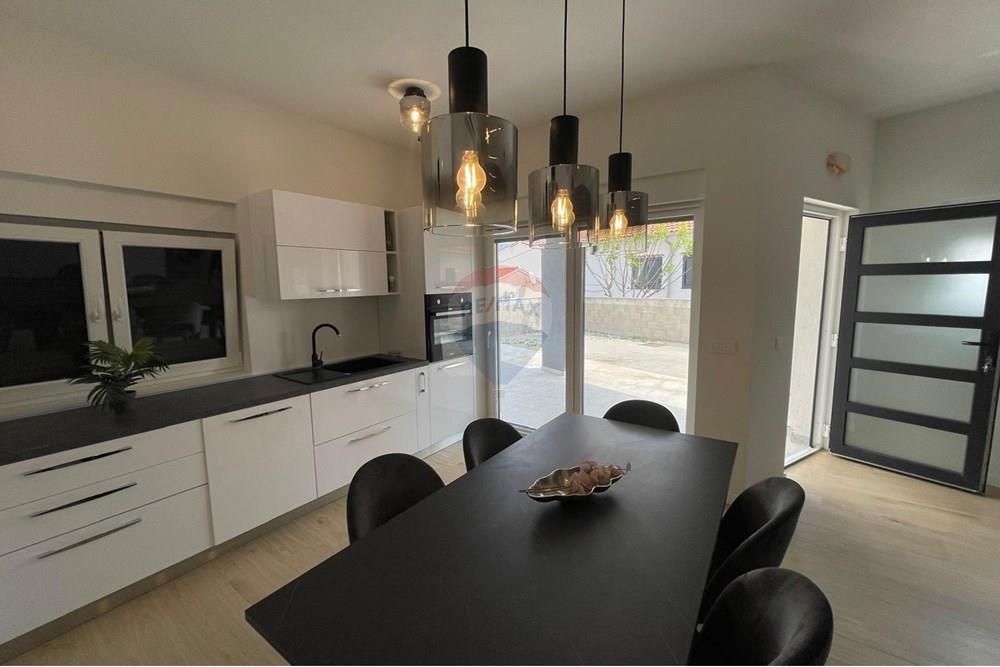 Apartma Vinjerac, Posedarje, 116m2