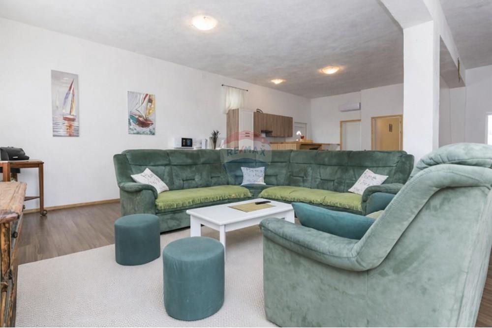 Hiša Kakma, Polača, 245m2