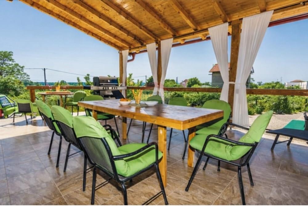 Hiša Kakma, Polača, 245m2