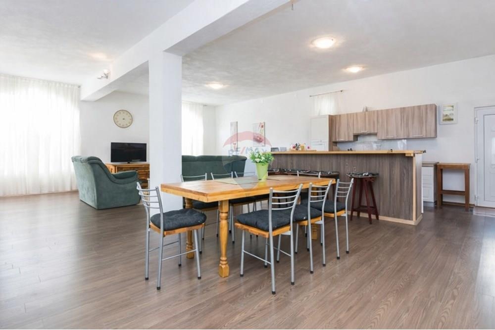 Hiša Kakma, Polača, 245m2