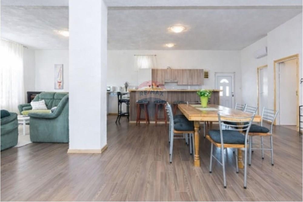 Hiša Kakma, Polača, 245m2