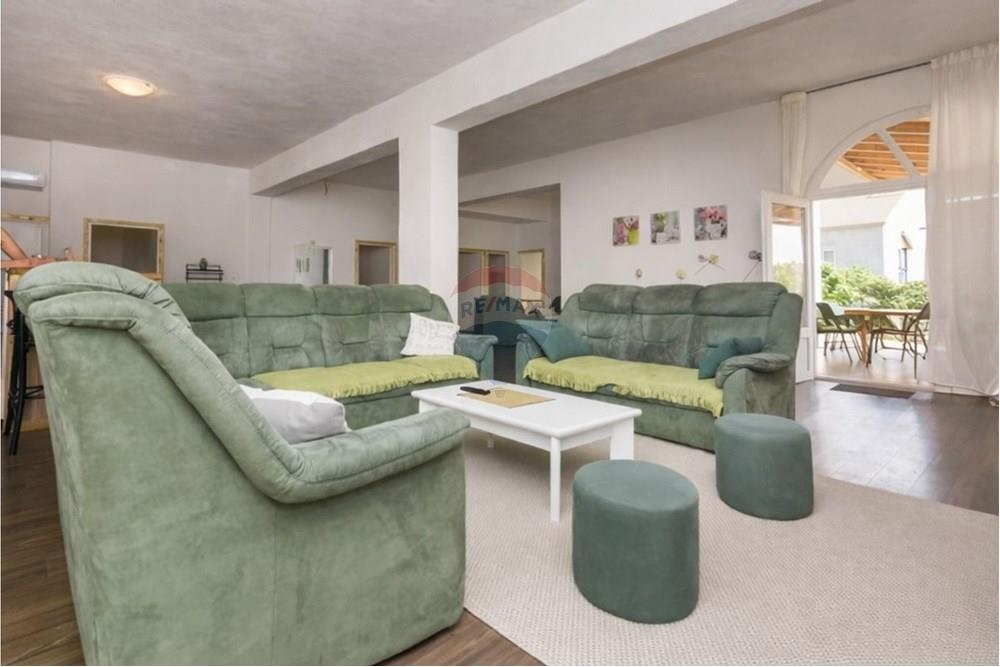 Hiša Kakma, Polača, 245m2