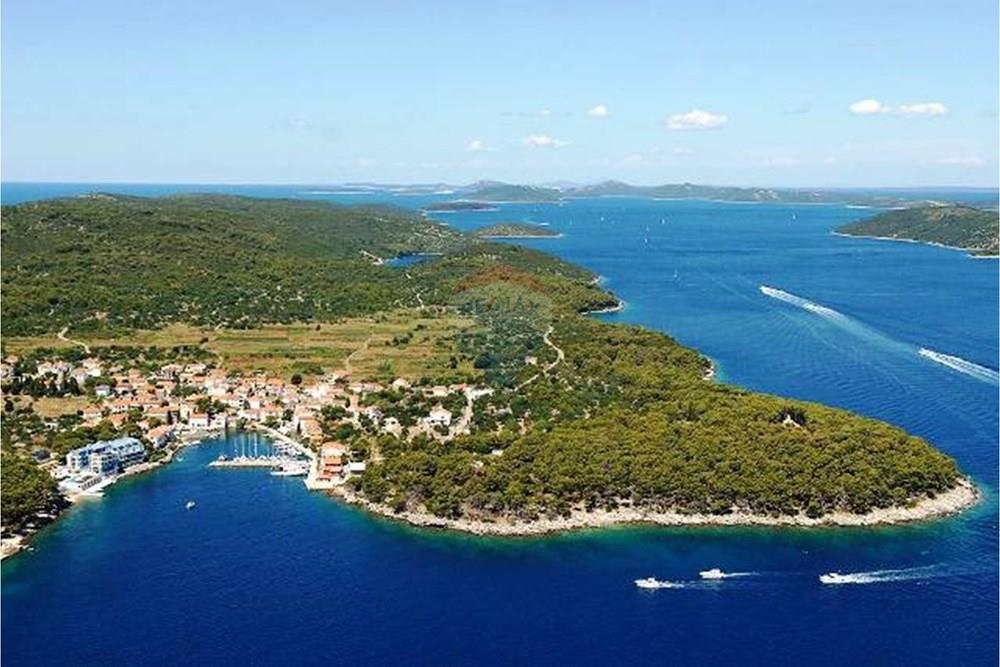 Zemljišče Božava, Sali, 504m2