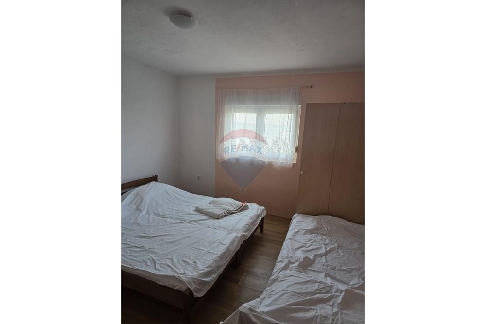 Hiša Obrovac, 400m2