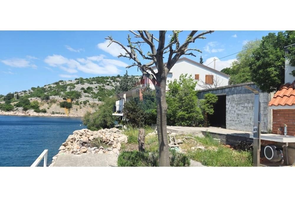 Zemljišče Barić Draga, Karlobag, 380m2